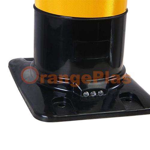 D16 Square Base Flexible Bollard